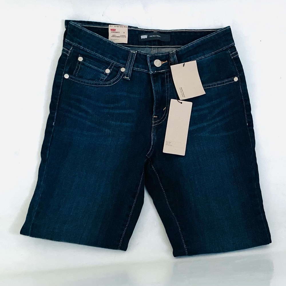 Levi’s size 6 Petite